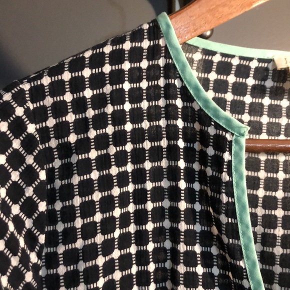 Cute J Crew Tunic - Picture 3 of 4